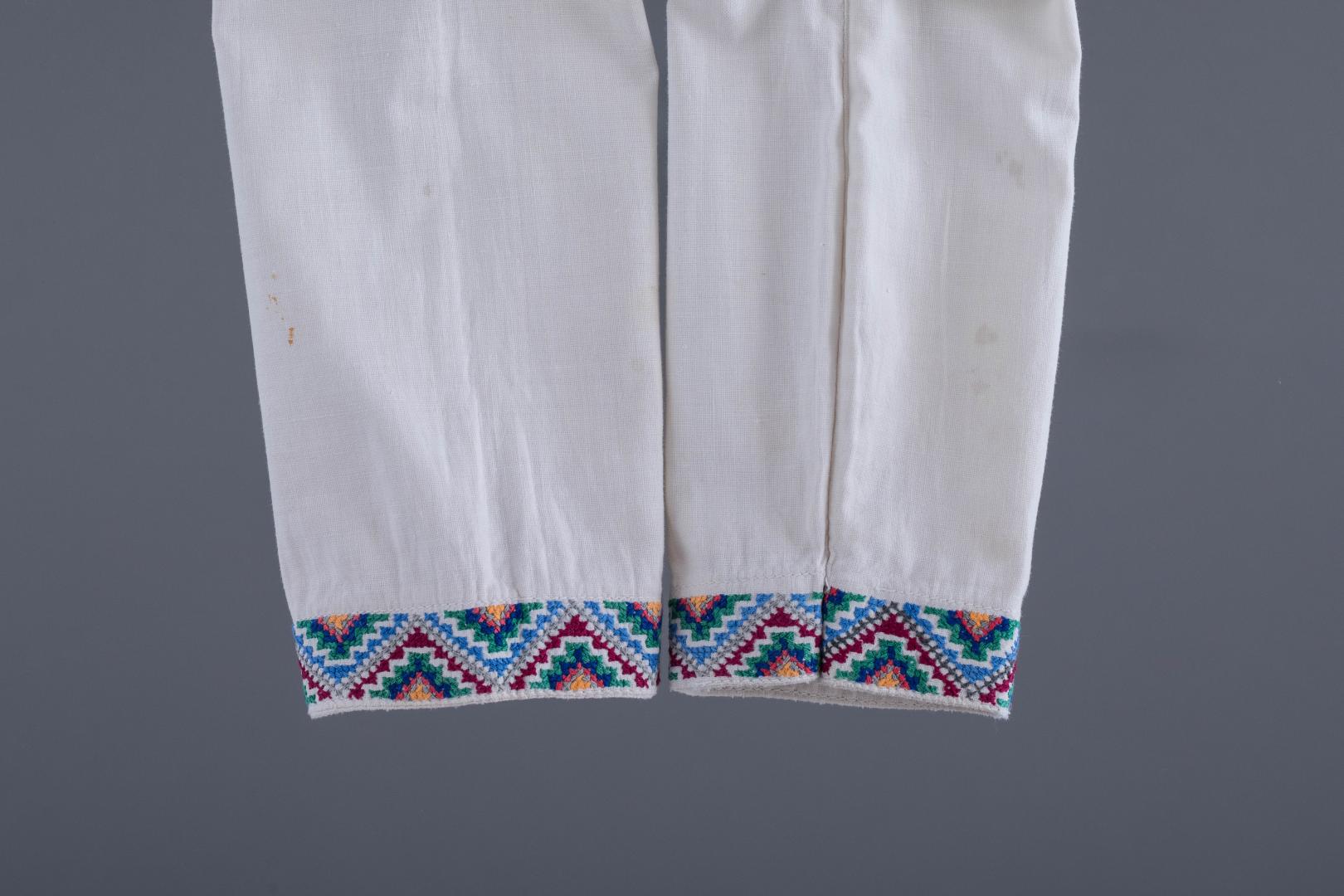 Children's embroidered shirt