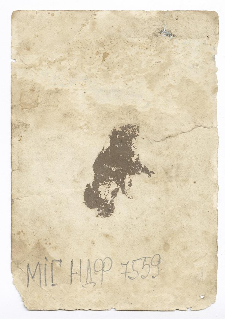 Жінка та дві дівчини