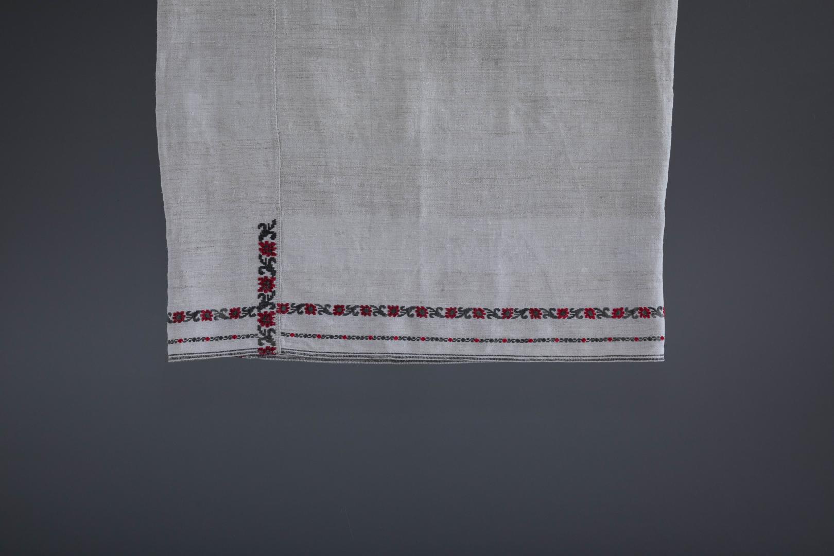 Women's embroidered shirt