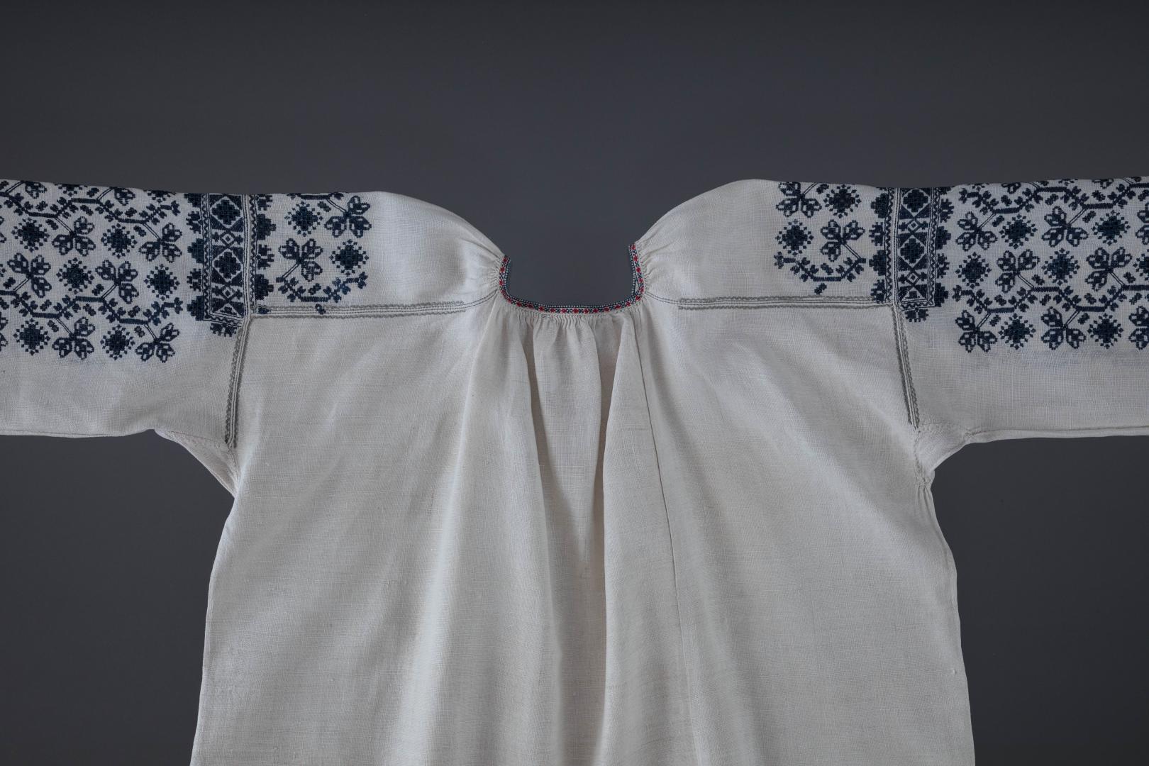 Women's embroidered shirt