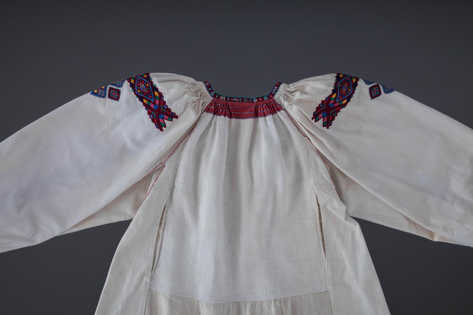 Women's woven and embroidered shirt