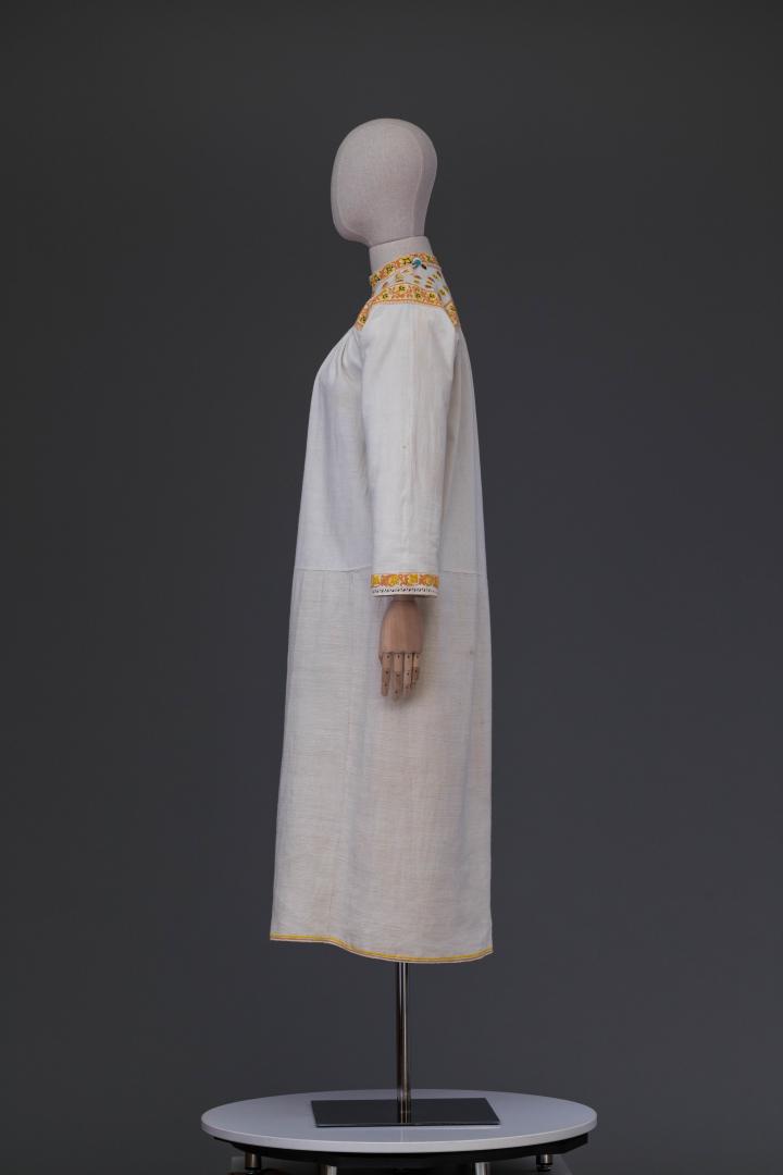 Women's embroidered shirt