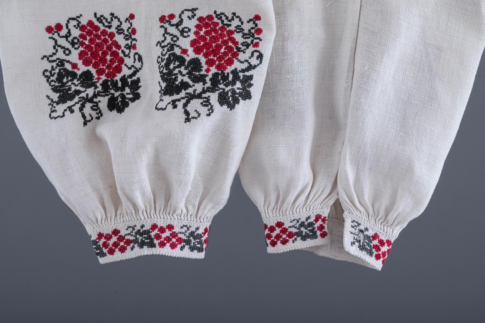 Women's embroidered shirt