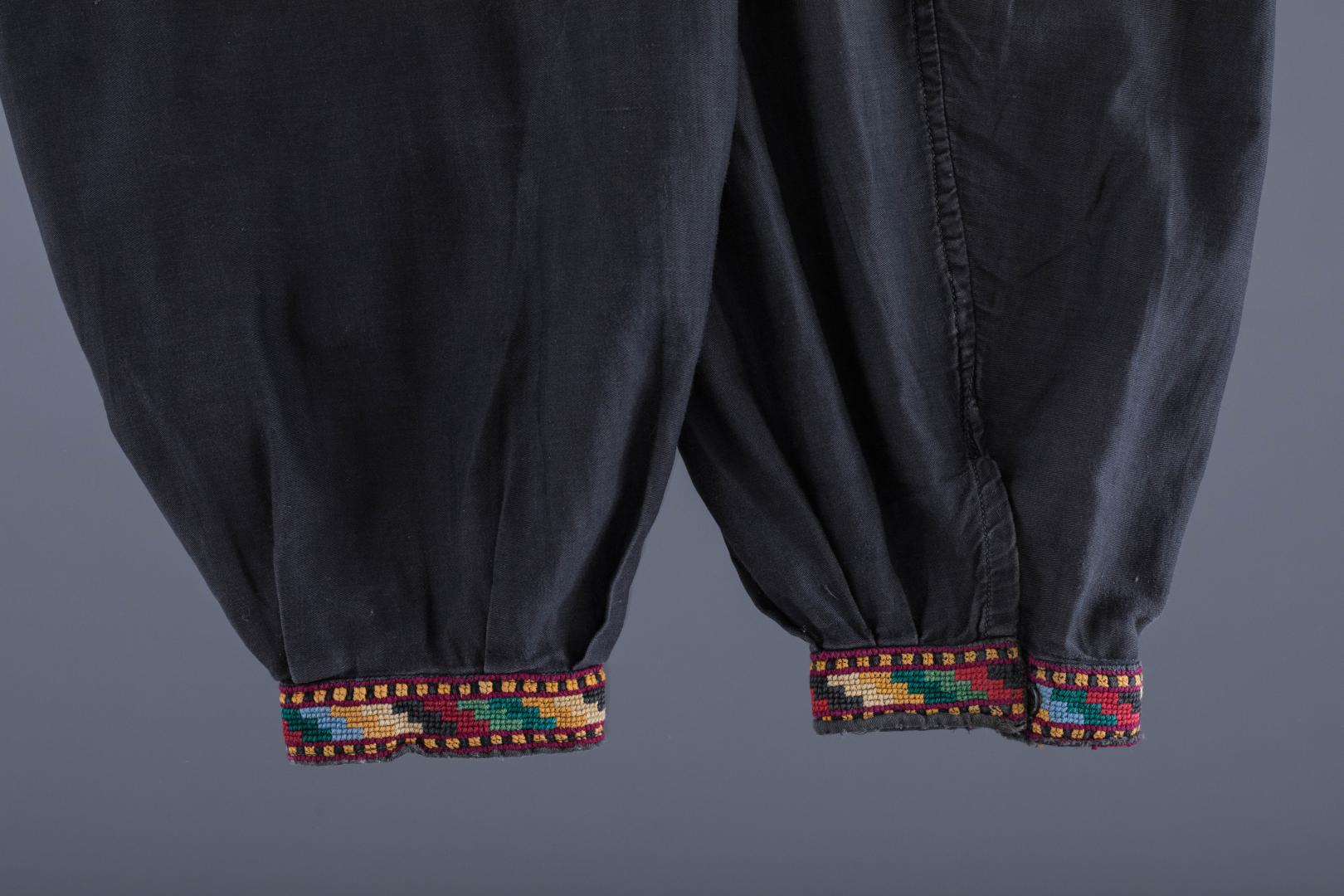 Men's embroidered shirt