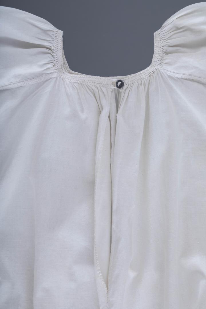 Women's embroidered shirt