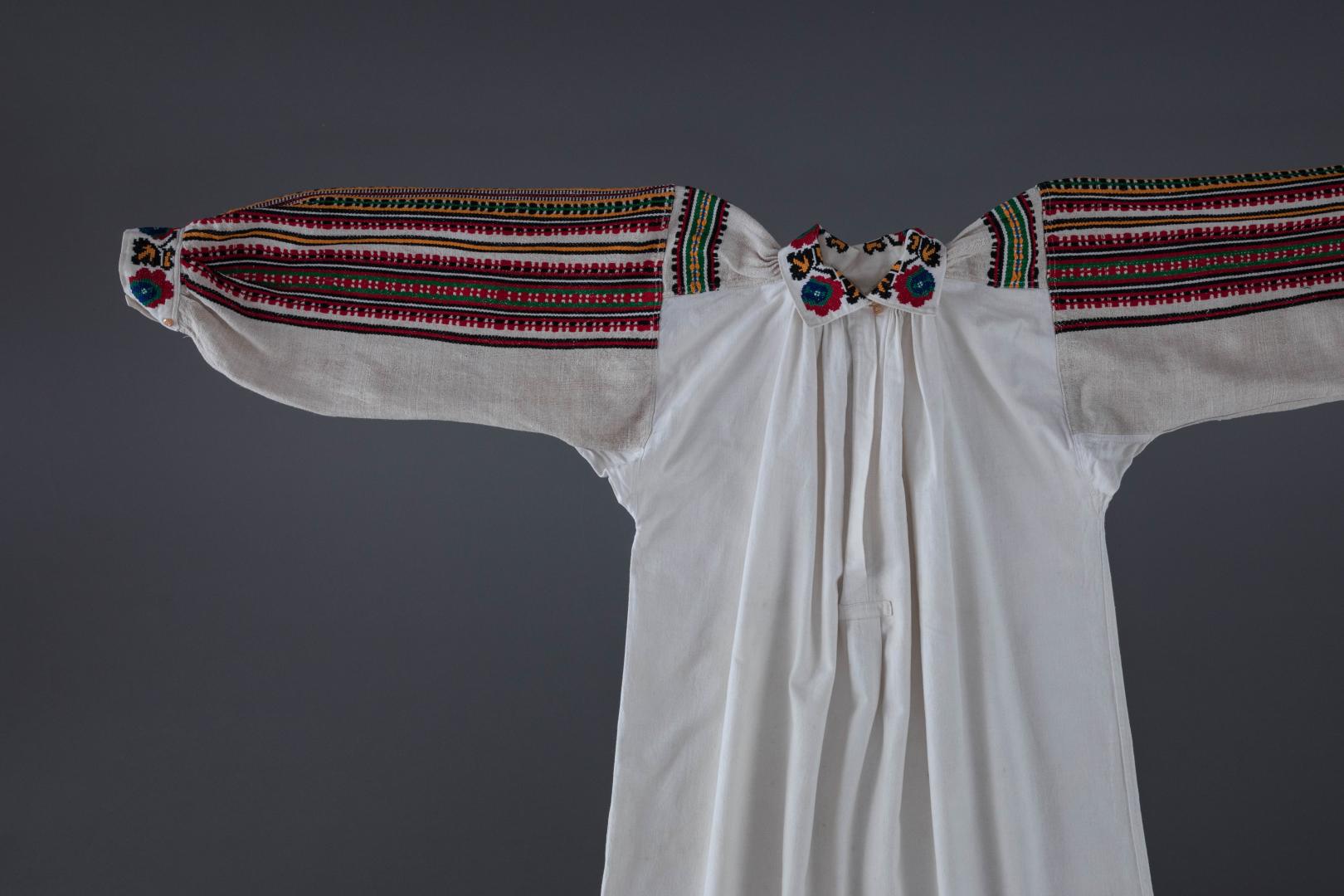 Women's woven and embroidered shirt