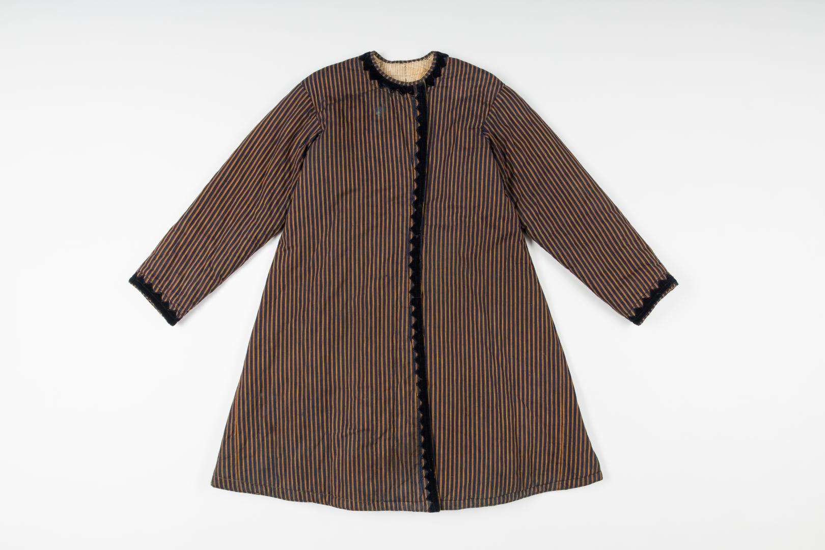 Yupka (striped women's overcoat)