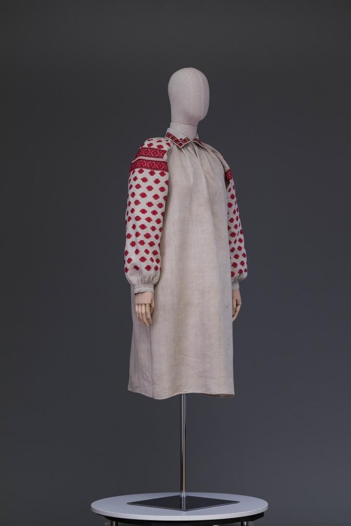 Women's embroidered shirt