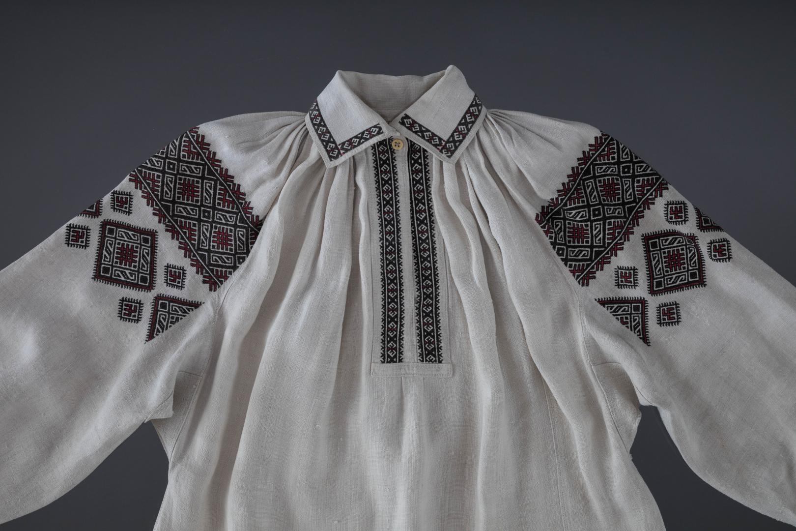 Сорочка вишита жіноча