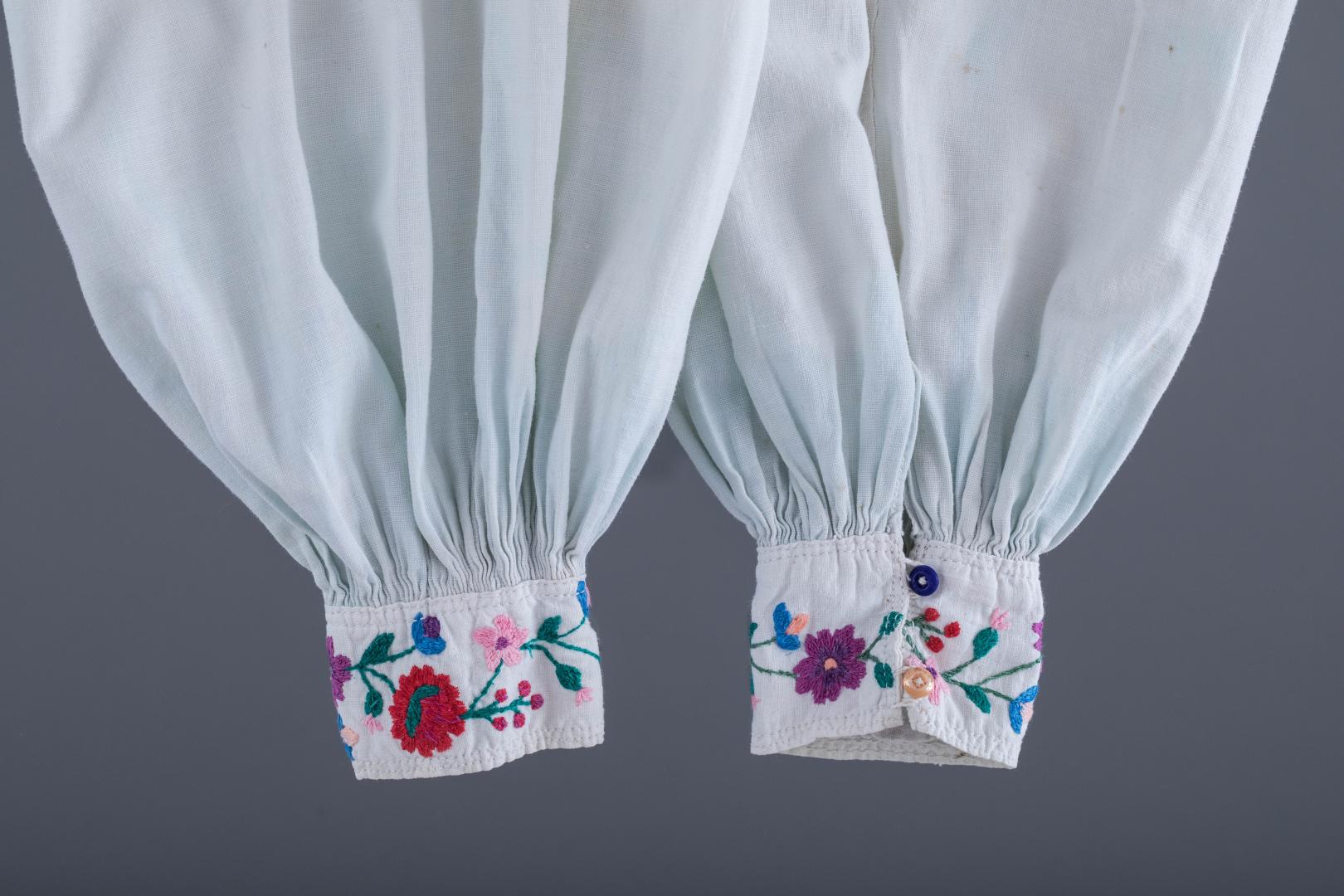 Women's embroidered shirt
