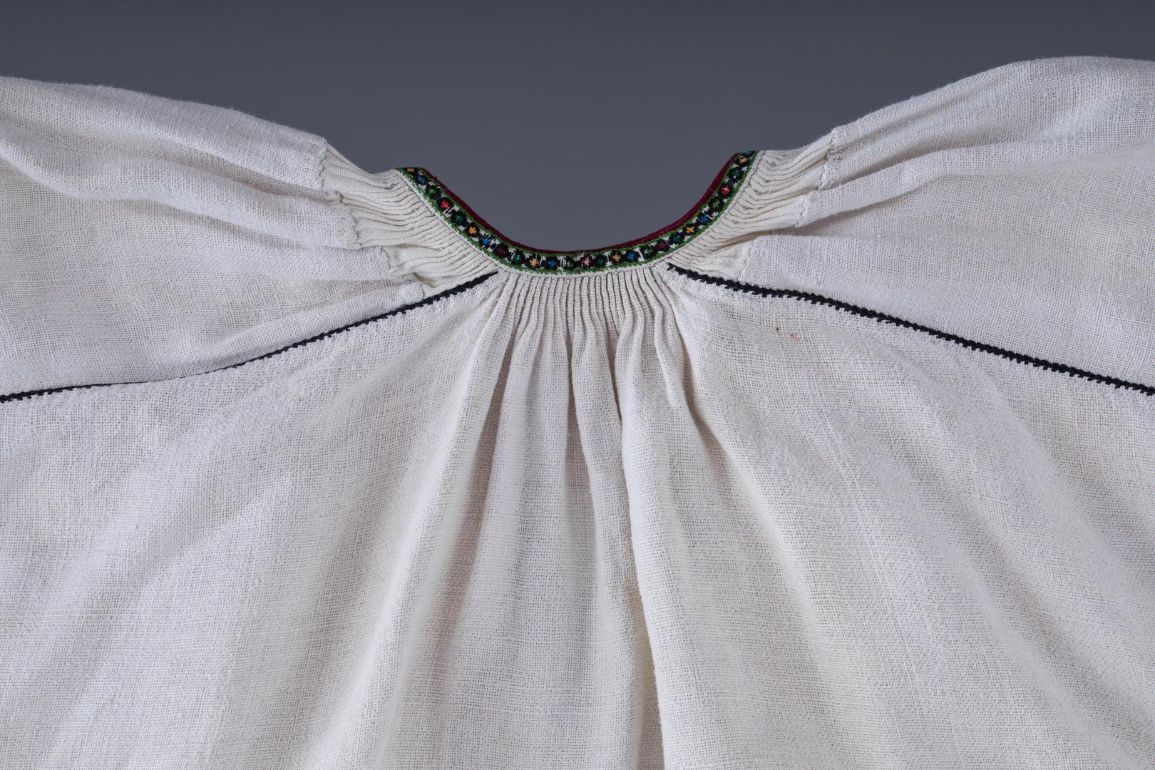 Women's embroidered shirt