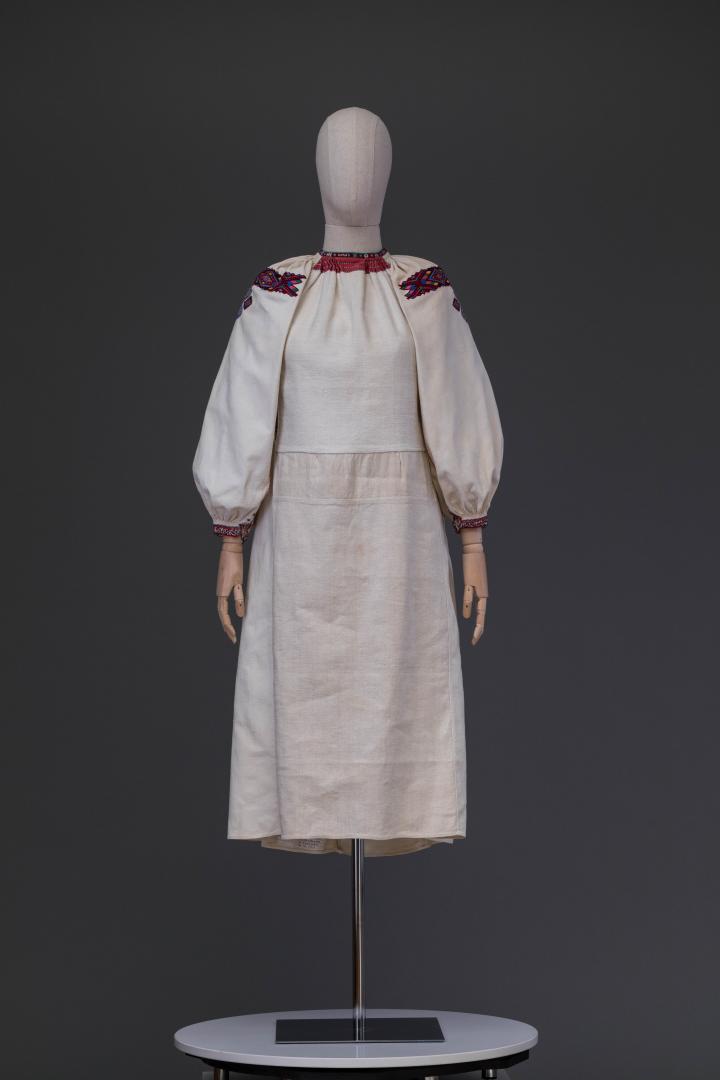 Women's woven and embroidered shirt