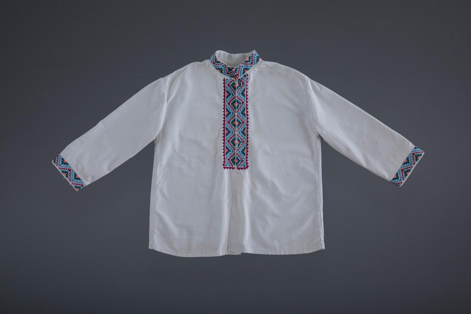 Children's embroidered shirt