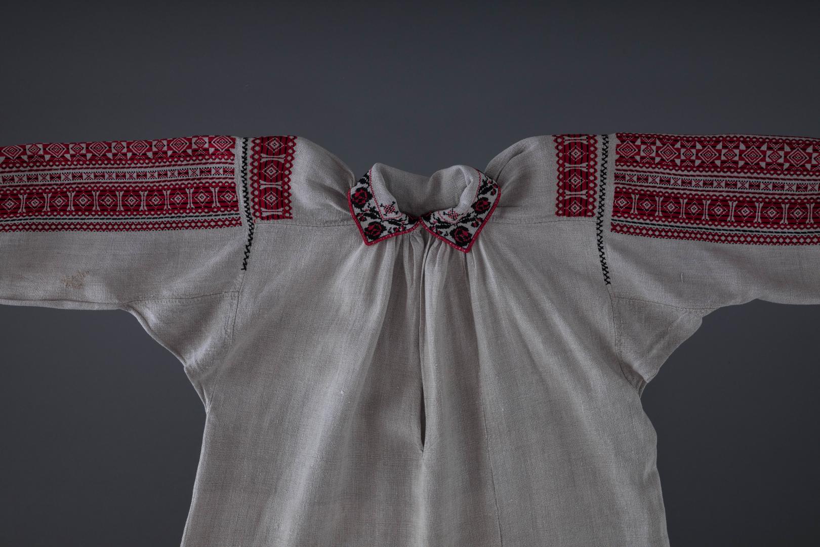 Сорочка вишита жіноча