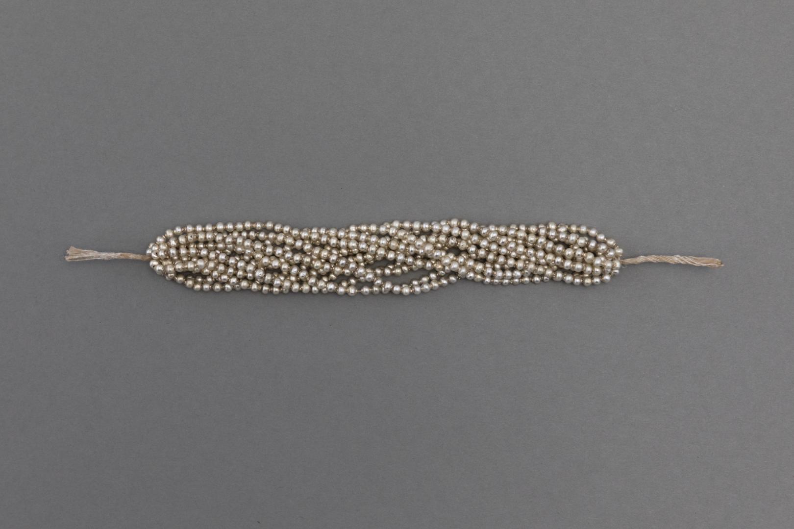 Glass necklace 'luskavky'