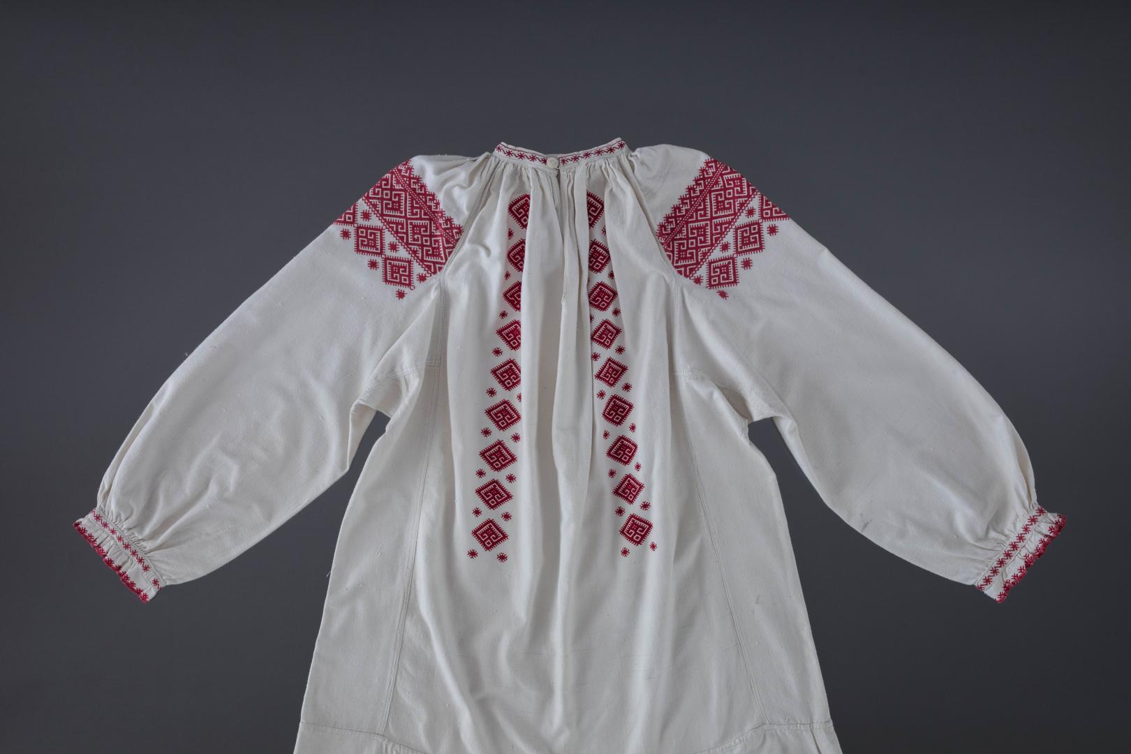 Сорочка вишита жіноча
