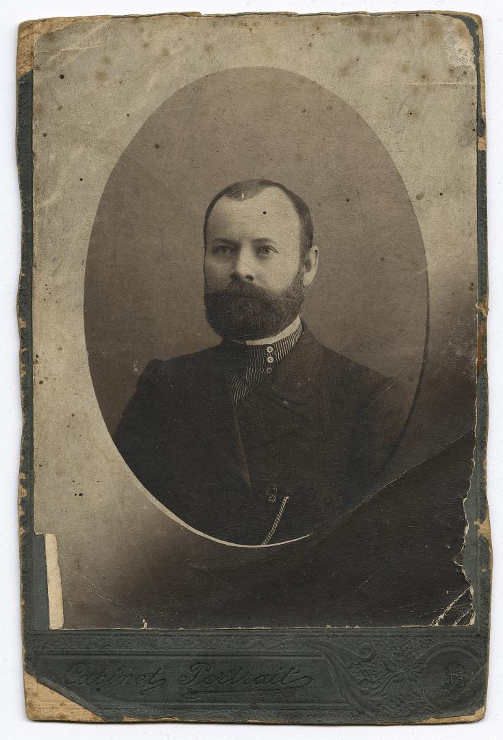 Погрудний портрет чоловіка у міщанському вбранні