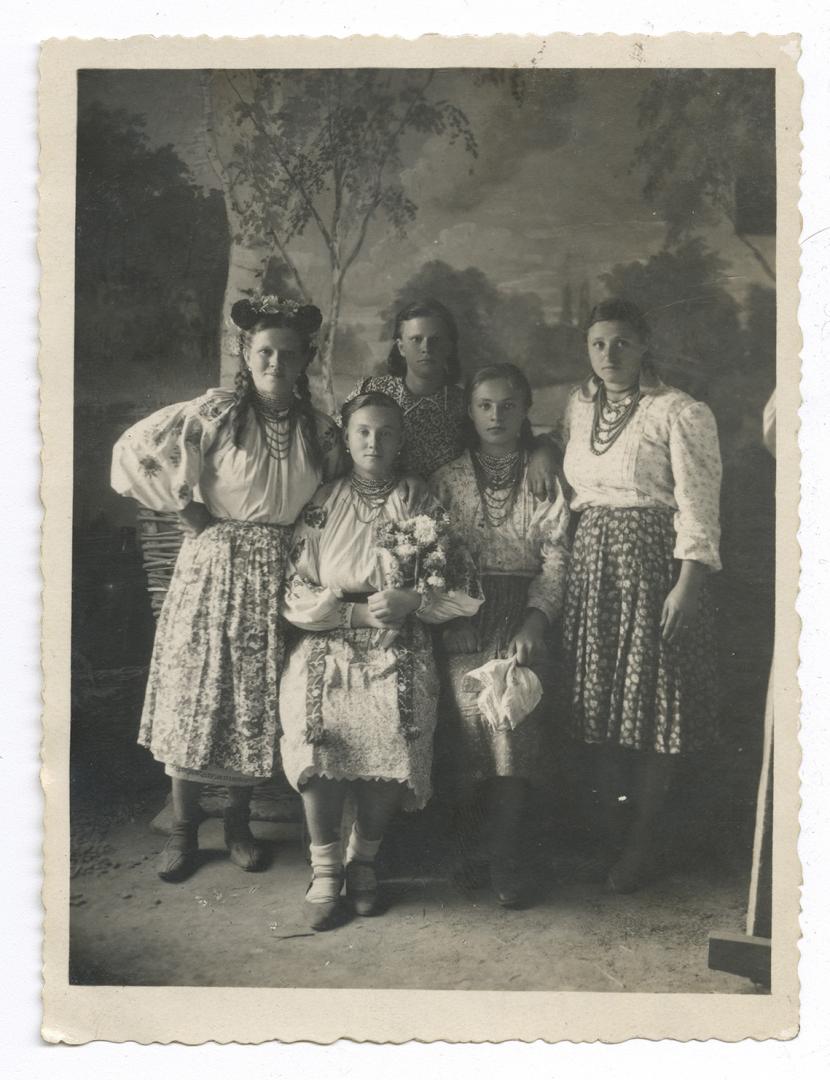 Group of girls in traditional jewelry