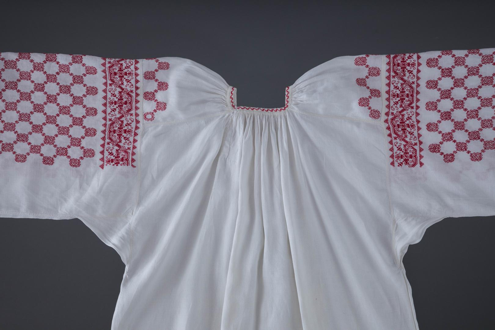 Сорочка вишита жіноча