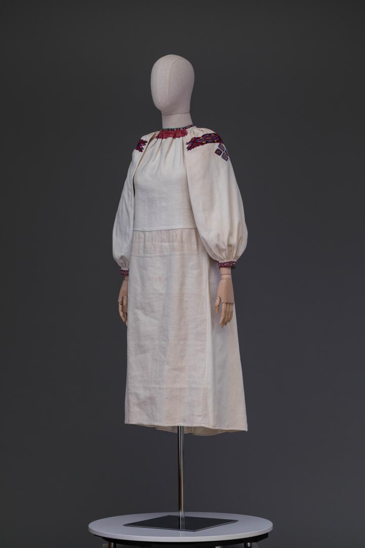Women's woven and embroidered shirt