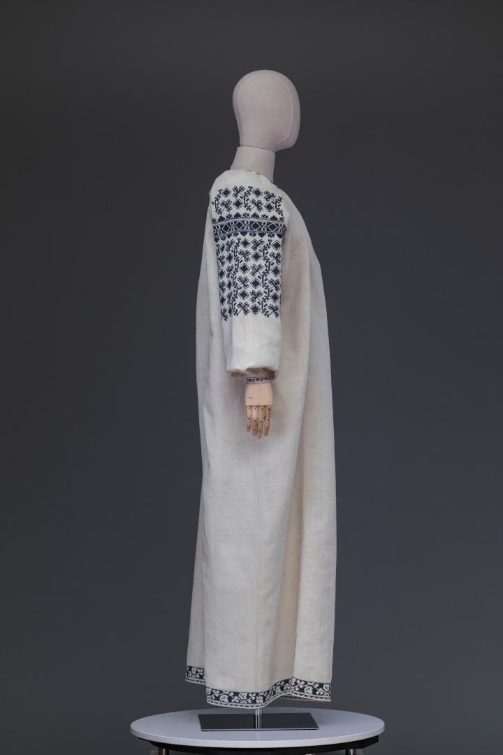 Women's embroidered shirt
