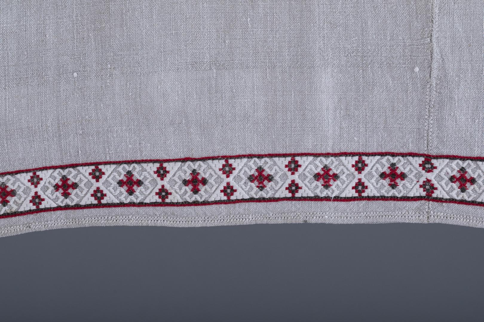 Women's embroidered shirt