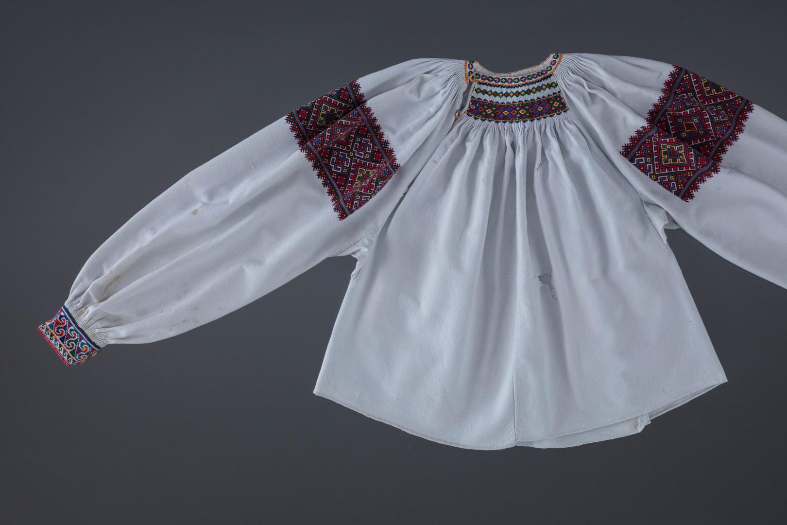 Сорочка жіноча вишита
