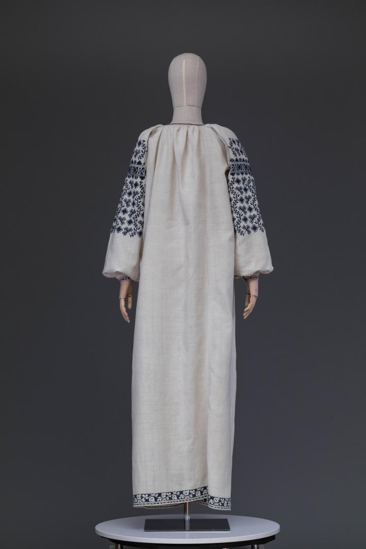 Women's embroidered shirt