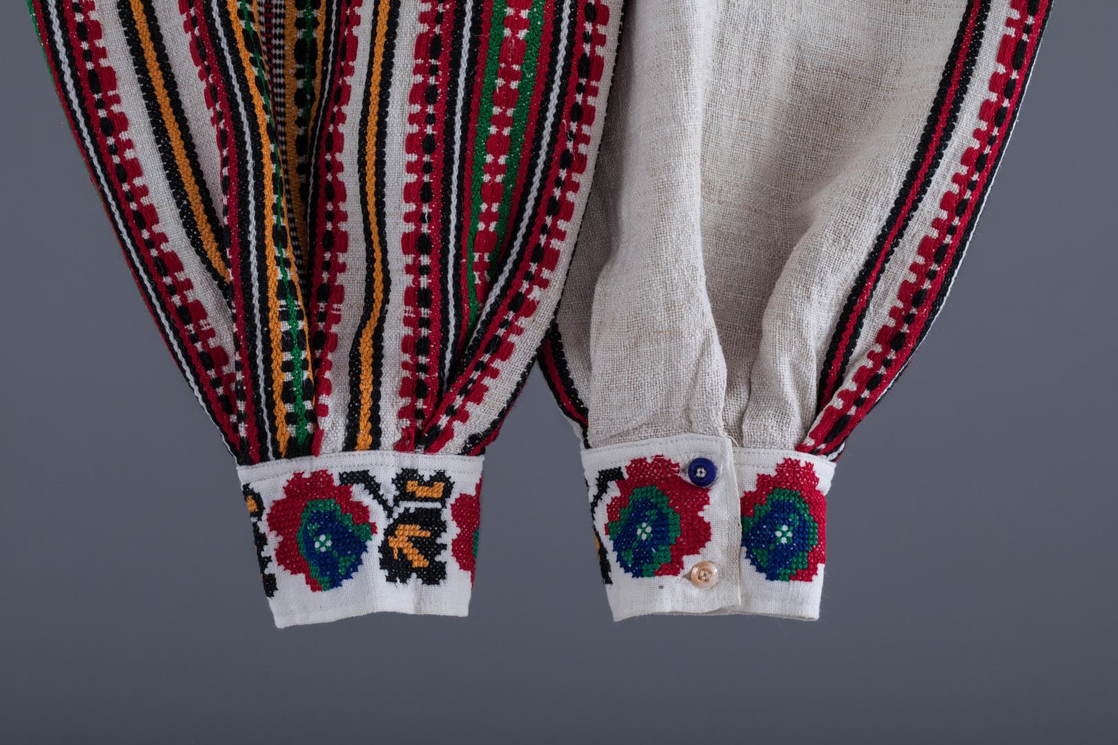 Women's woven and embroidered shirt