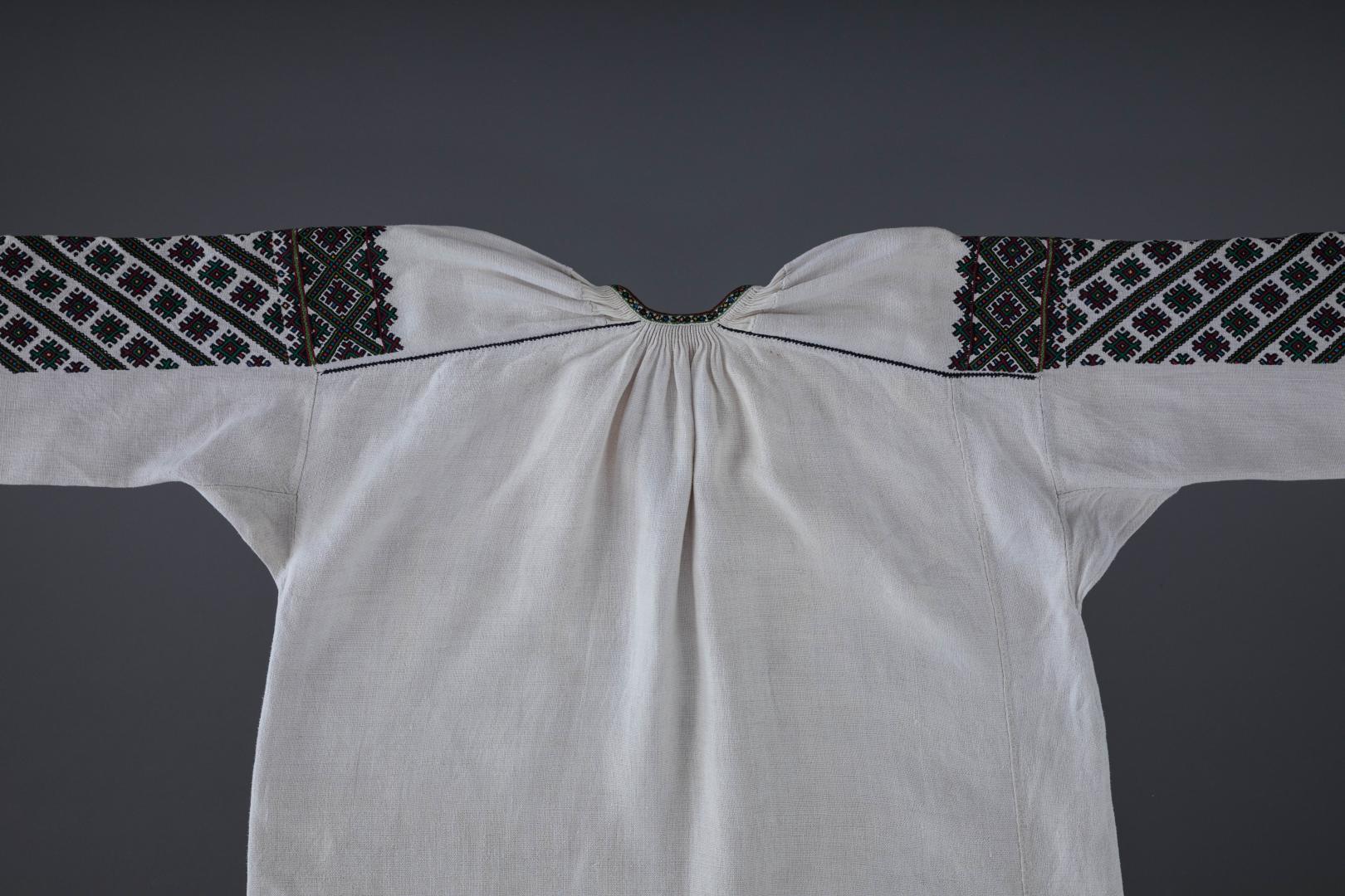 Women's embroidered shirt