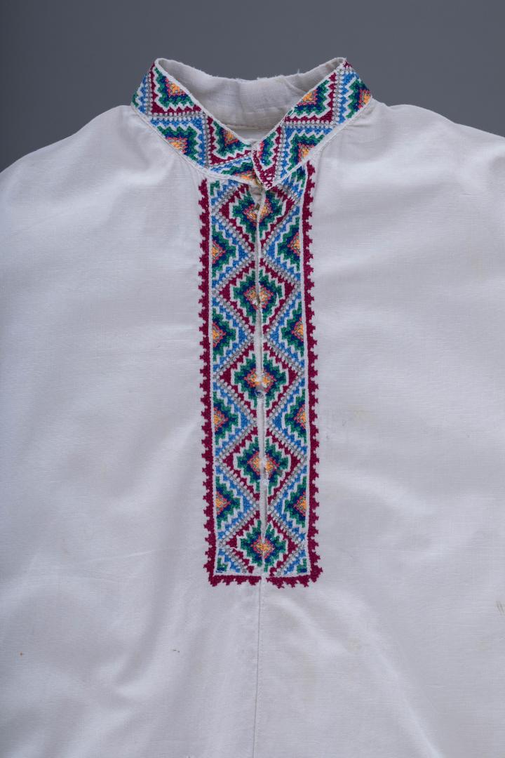 Children's embroidered shirt