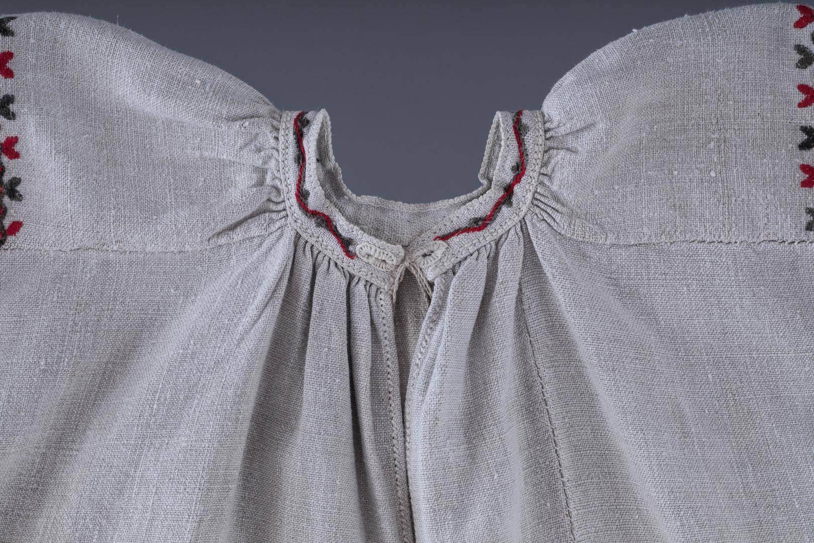 Women's embroidered shirt
