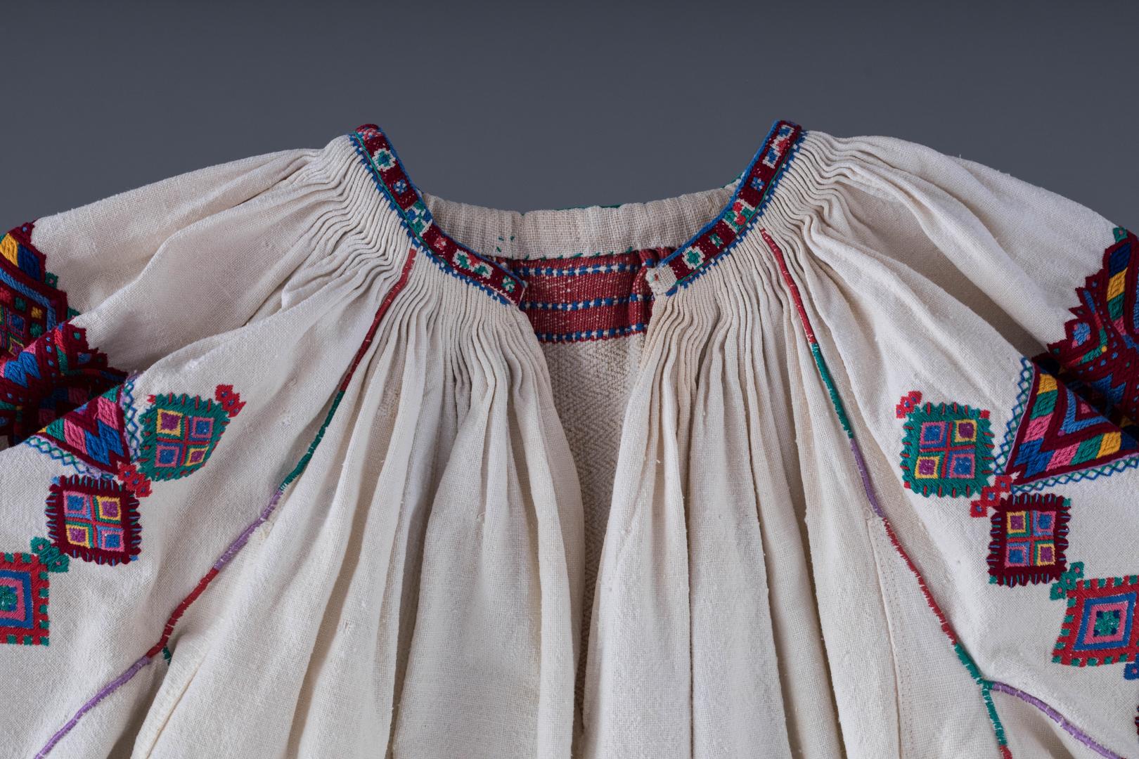 Women's woven and embroidered shirt