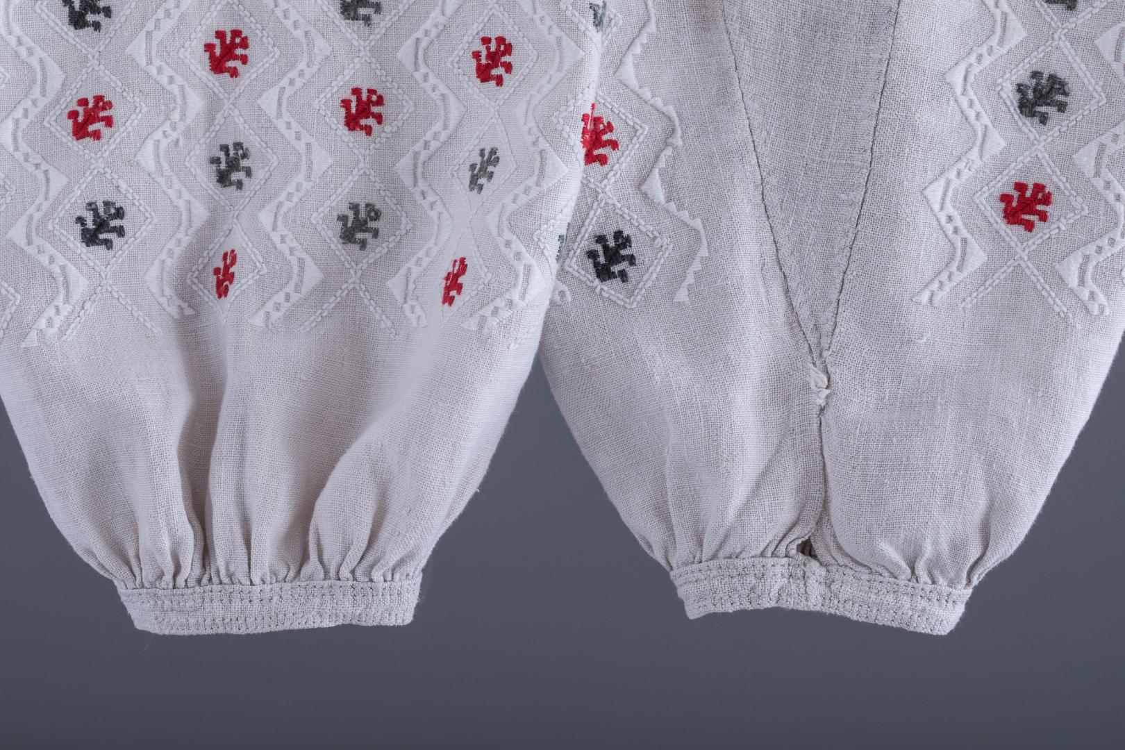 Women's embroidered shirt