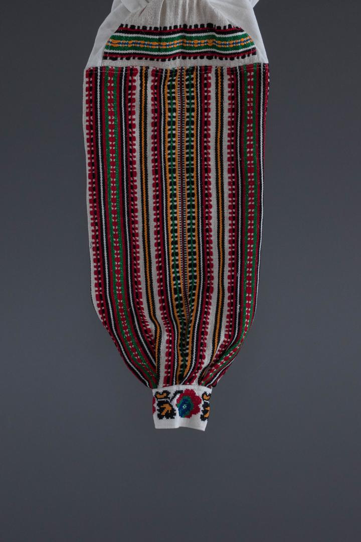 Women's woven and embroidered shirt