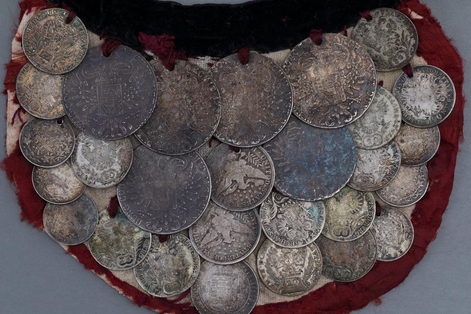 Salby (women's necklace)
