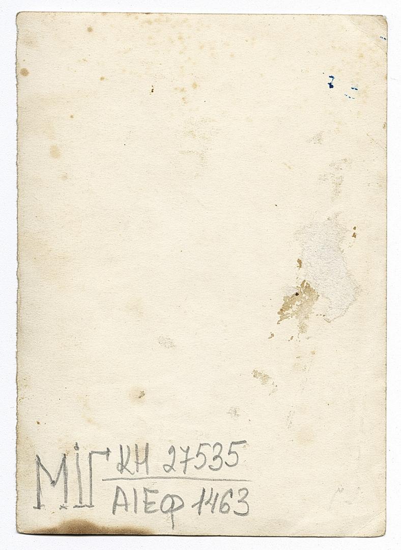 Три жінки у народному вбранні