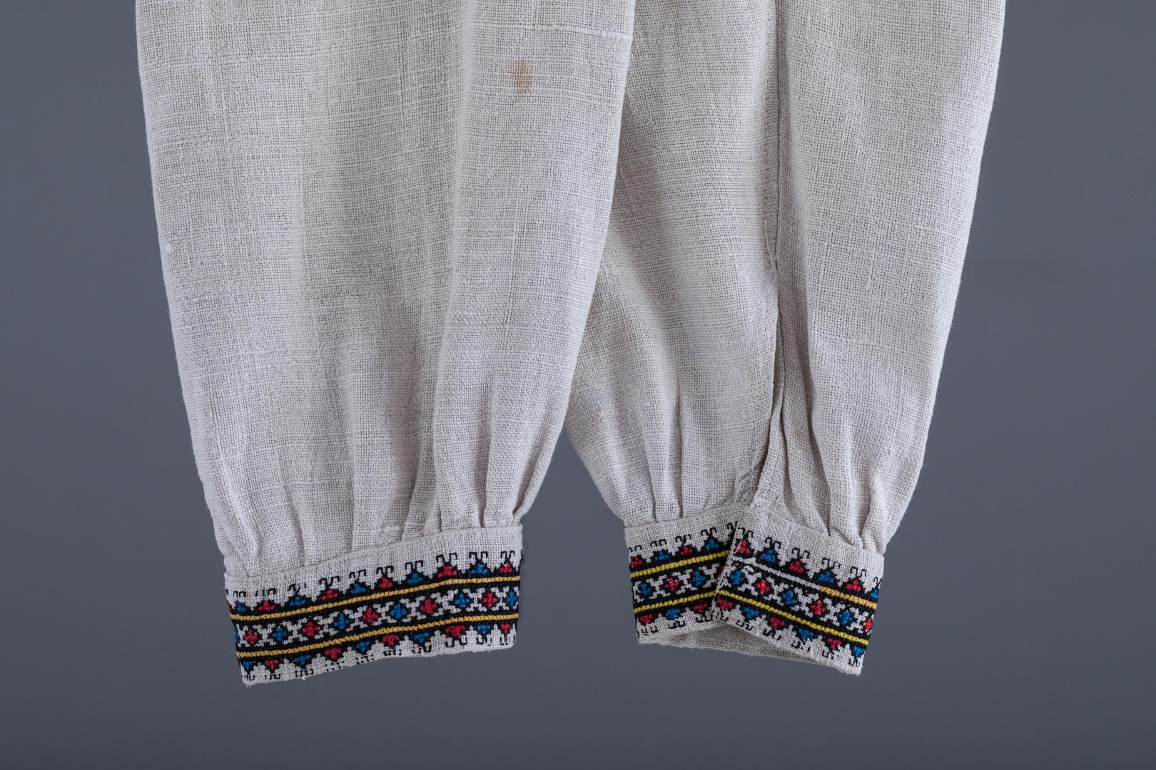 Men's embroidered shirt