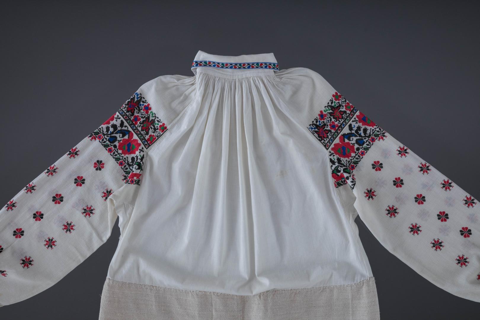 Сорочка вишита жіноча