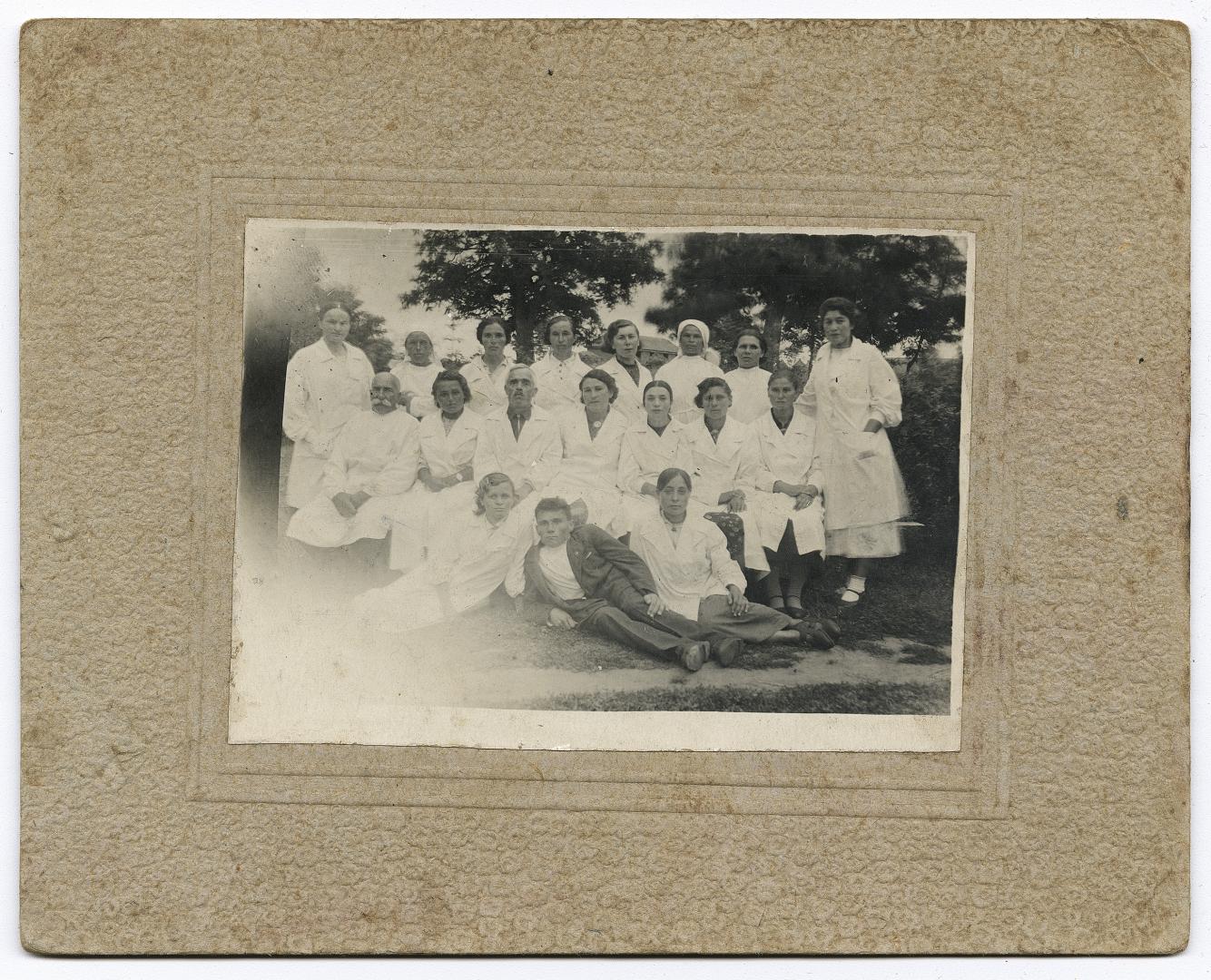 Колектив робітників Жовнинської лікарні