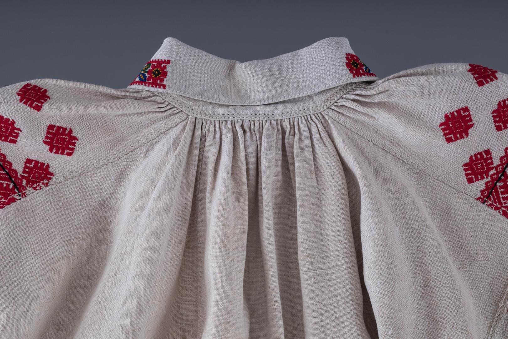 Women's embroidered shirt