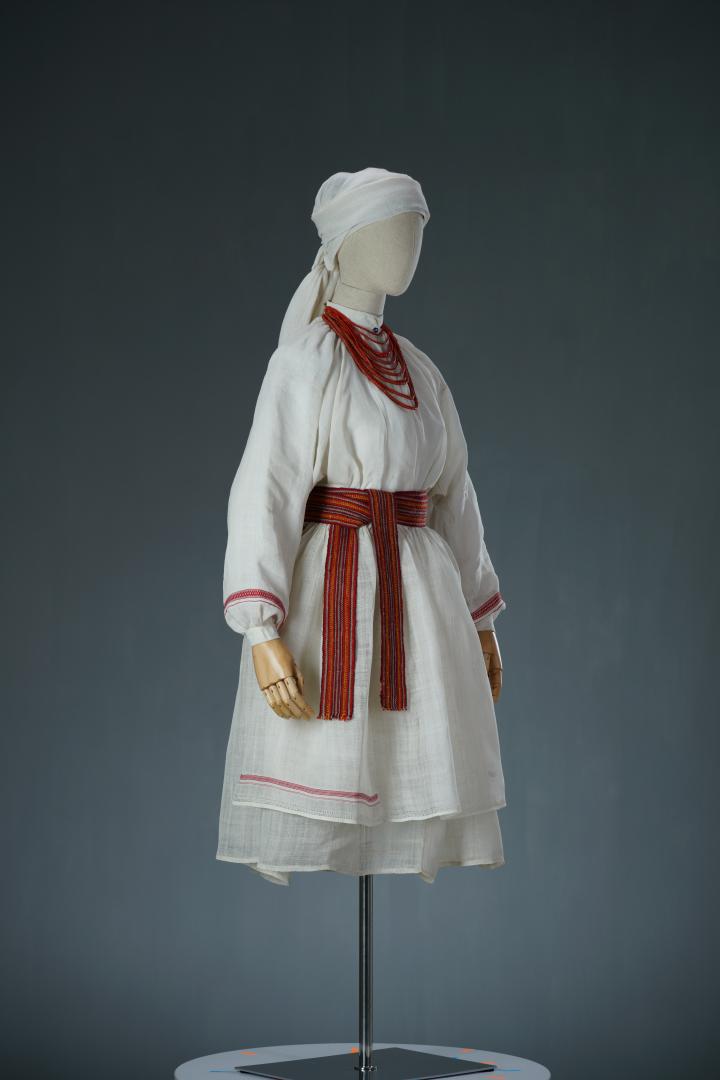 Вбрання жіноче святкове «серпанко́ве». Західне Полісся