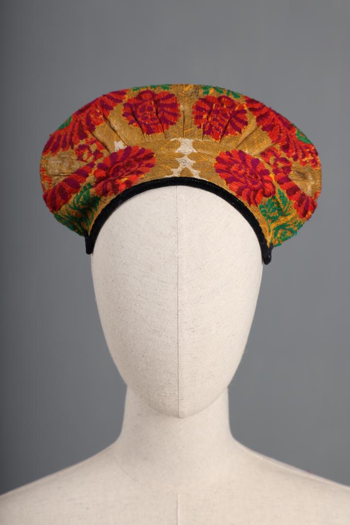 Brocade ochipok-zbornyk (women's headdress)
