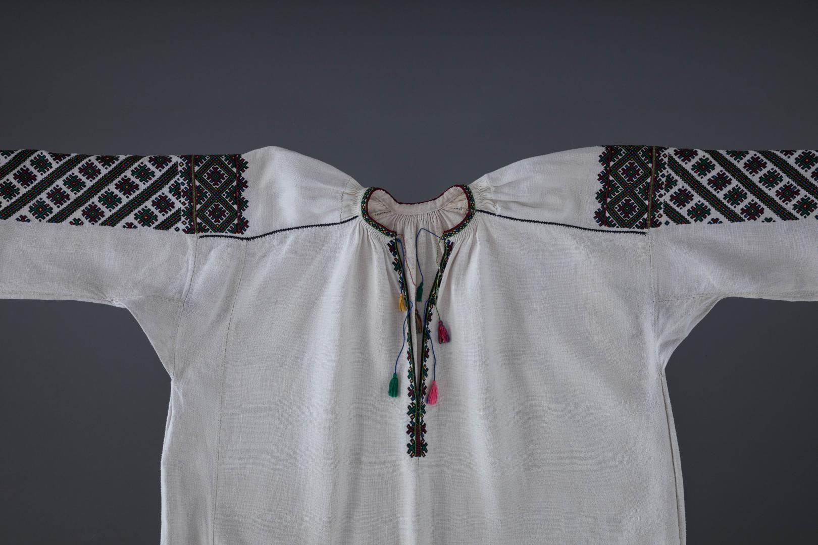 Women's embroidered shirt