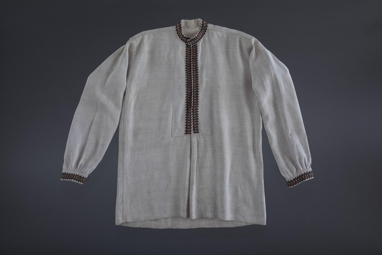 Men's embroidered shirt