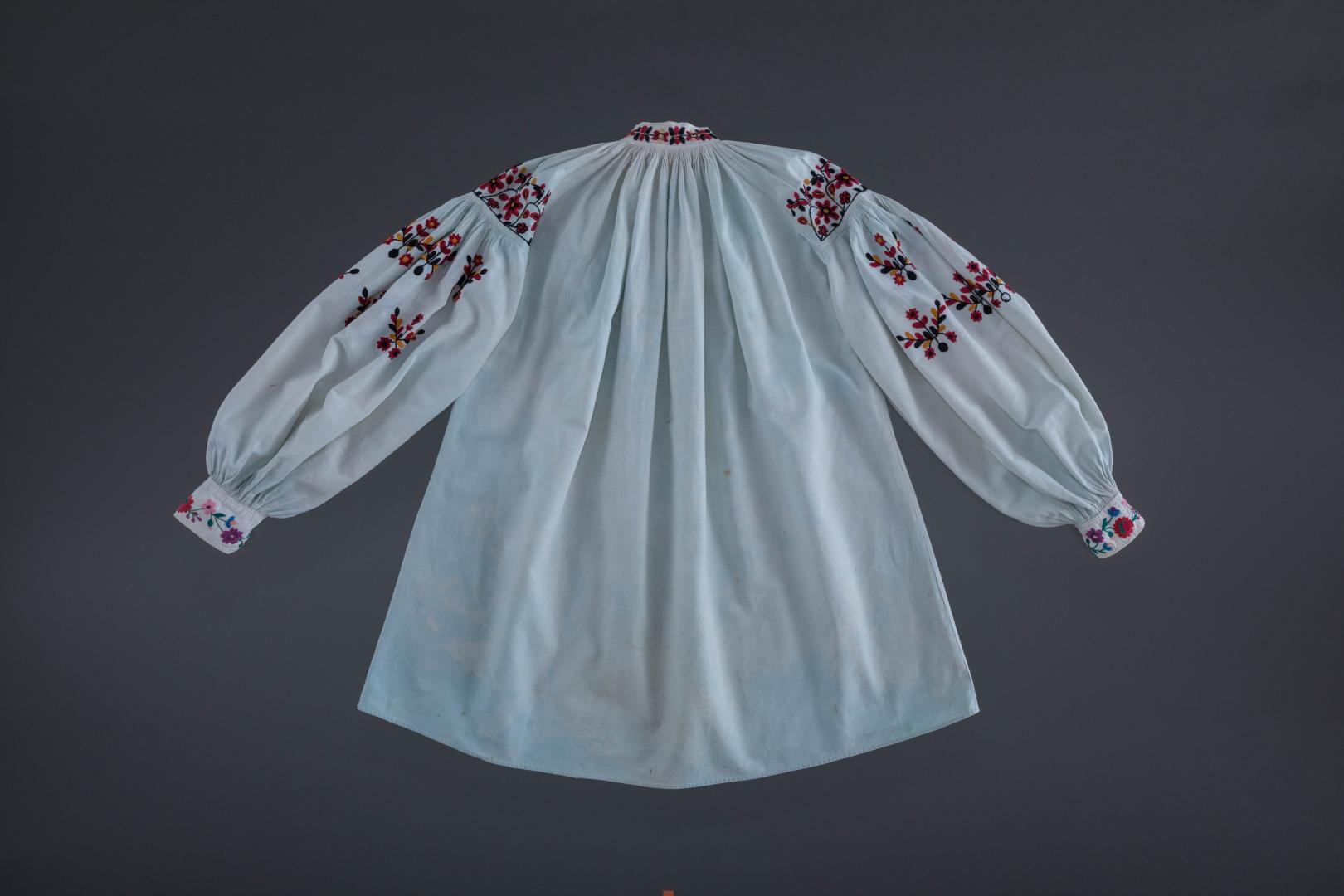 Women's embroidered shirt