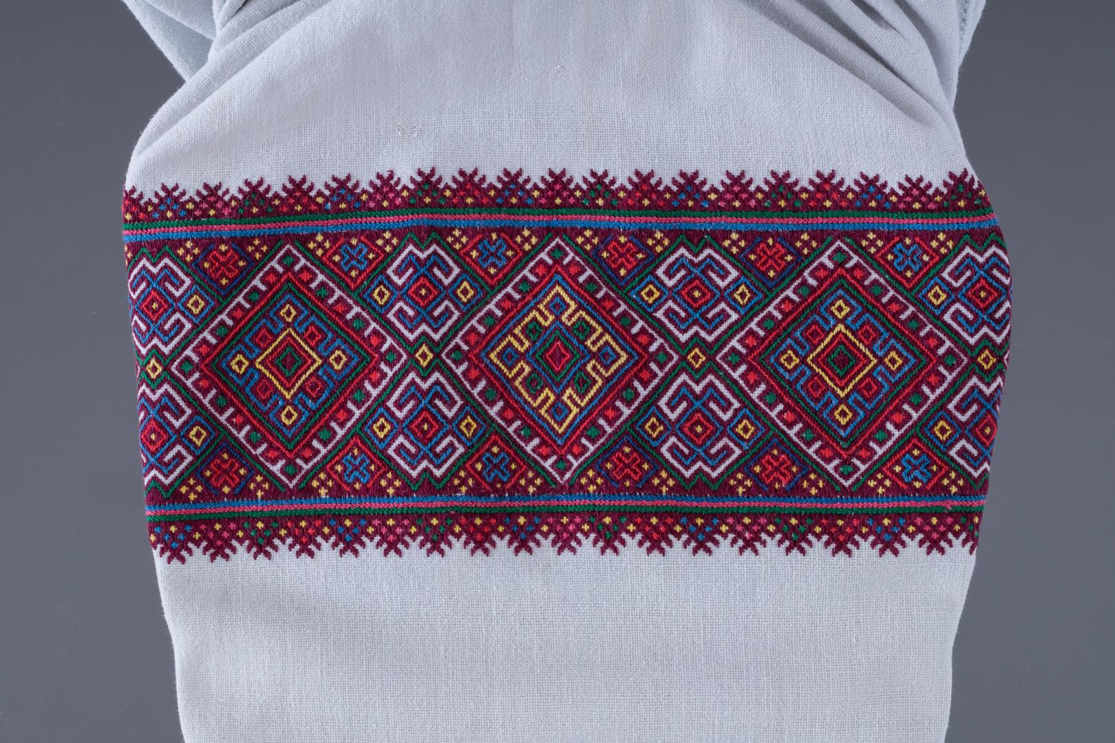 Сорочка жіноча вишита