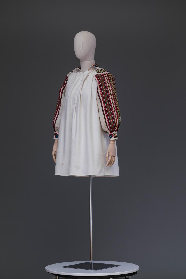 Women's woven and embroidered shirt