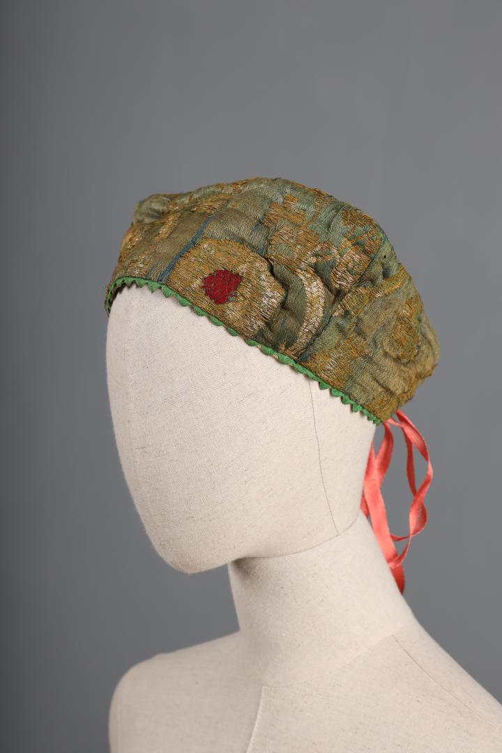 Brocade ochipok (women's headdress)