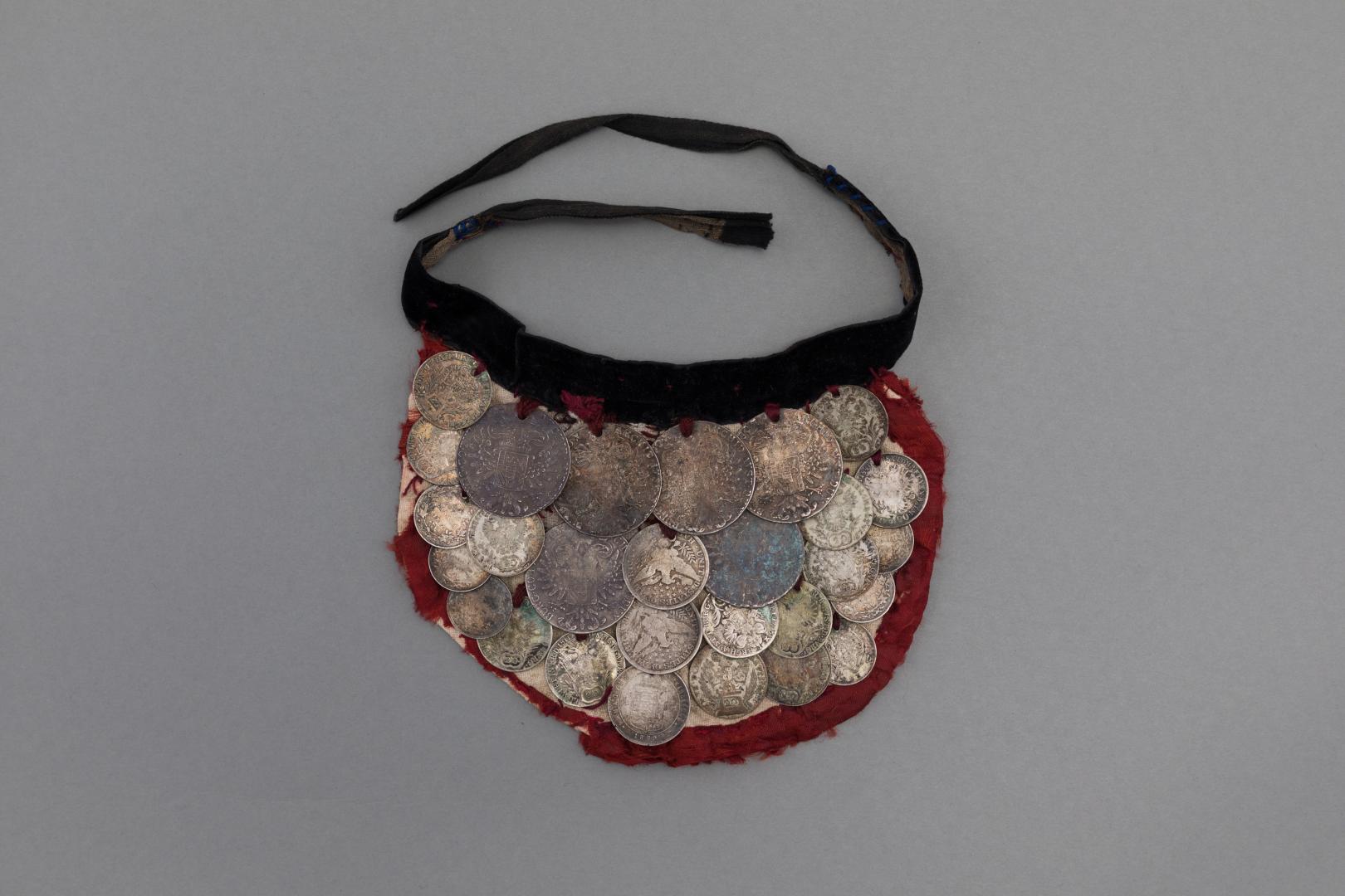 Salby (women's necklace)